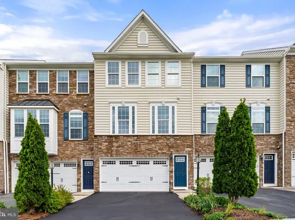 172 Trout Lily Dr, Lake Frederick, VA 22630