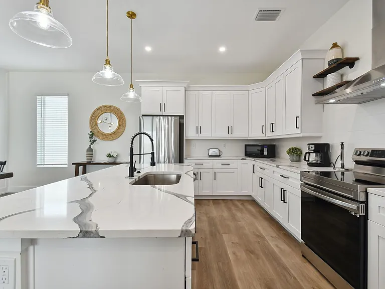 121 E Warren Ave #4 — Photo 24
