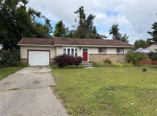850 S Court Ave, Gaylord, MI 49735