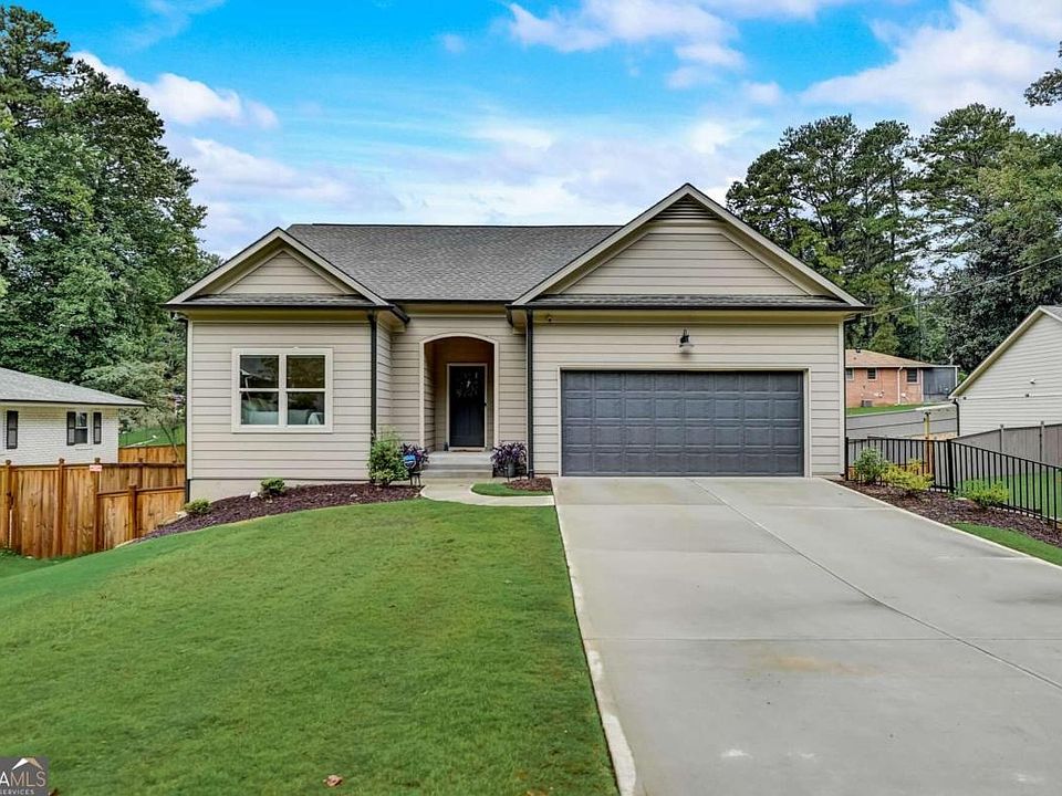 1st image of 540 Oriole Dr SE