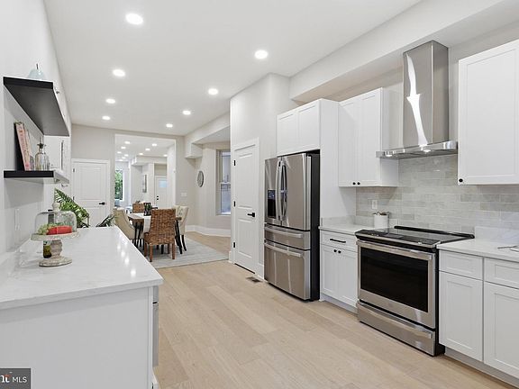 3rd image of 10 R St NW