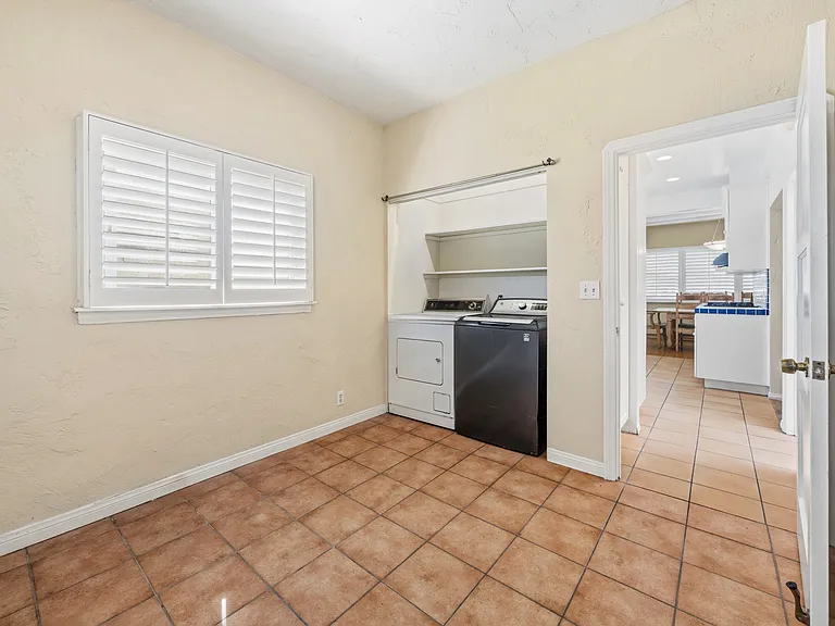 166 N Arnaz Dr #166.5 — Photo 22