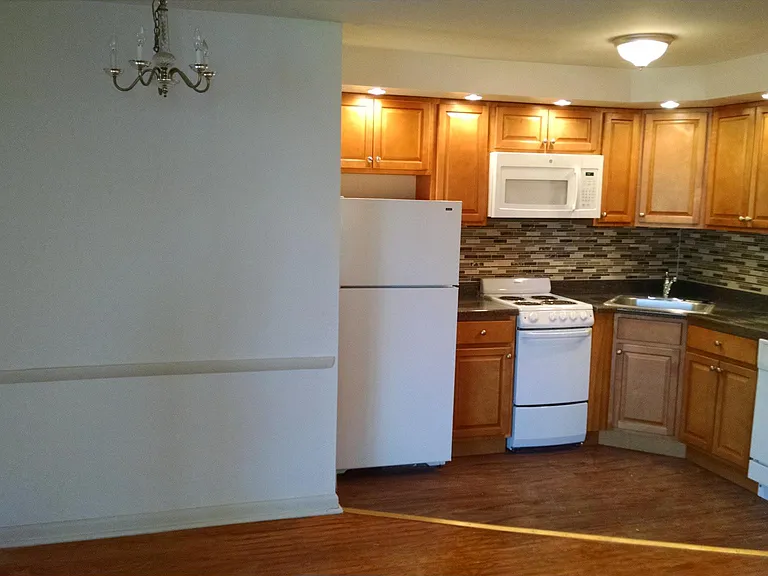 3209 W Chester Pike — Photo 4