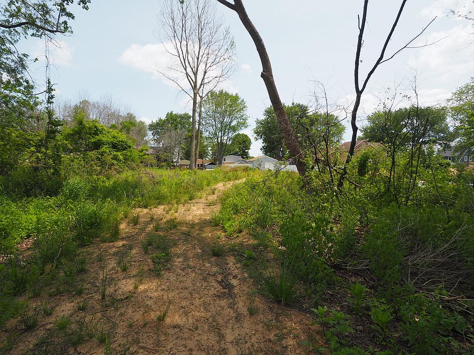 1st image of 6 Lakeview Ave