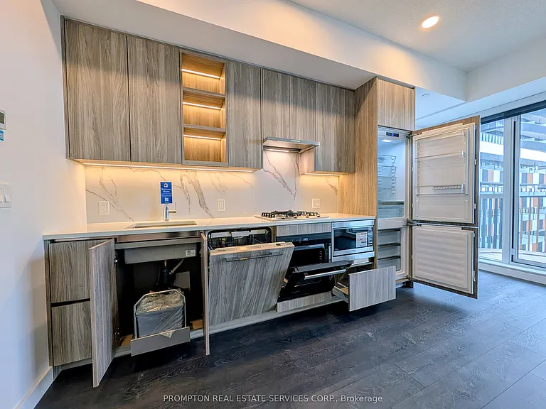 18 Esther Shiner Blvd #653 — Photo 4