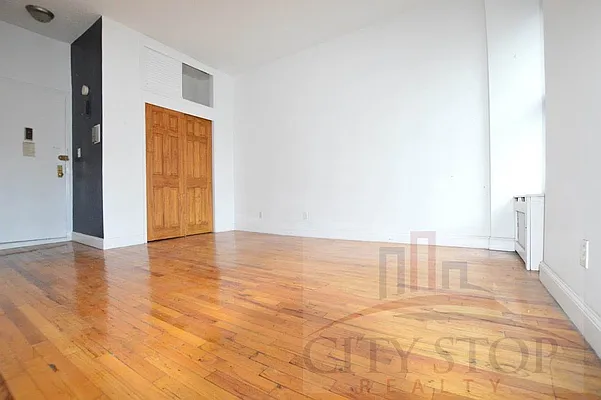 Rented by City Stop Realty | media 4