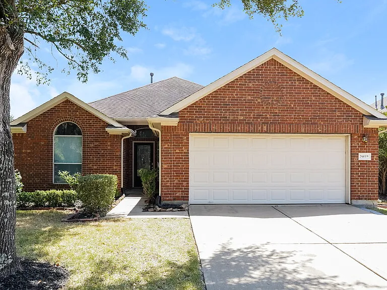 26019 Chapman Falls Dr — Photo 1