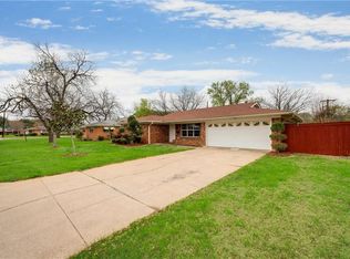 175 Hallmark Dr W, Fort Worth, TX 76134