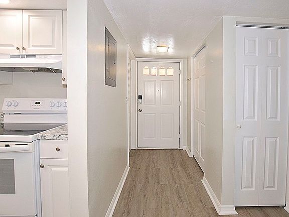 4th image of 835 18th St APT 802