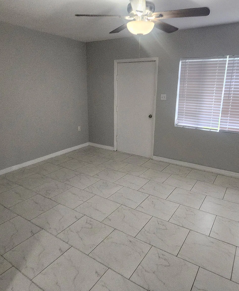 2967 Larson St — Photo 2
