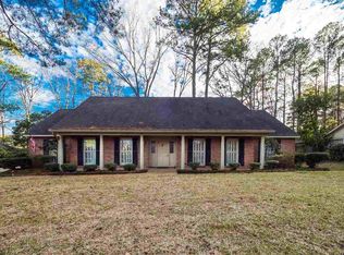5445 Saratoga Dr, Jackson, MS 39211