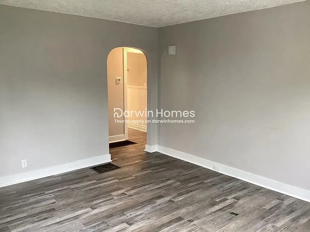 4 bed, 1.0 bath, 1199 sqft, $1,247 — Photo 4