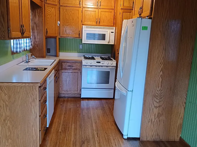 10816 Dahlia St NW — Photo 3