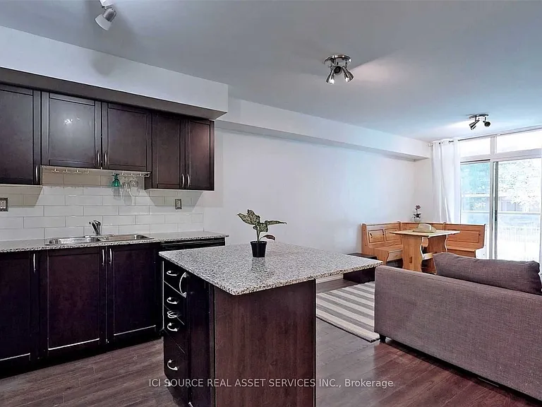 816 Lansdowne Ave #113 — Photo 6