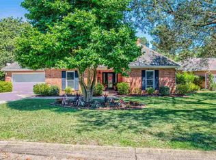 1290 Greenview Ln, Gulf Breeze, FL 32563
