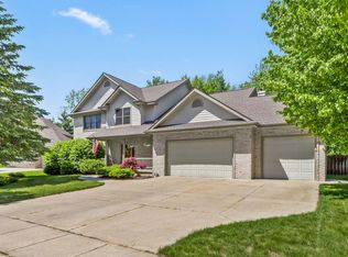 403 Shirewood Ln, Midland, MI 48642