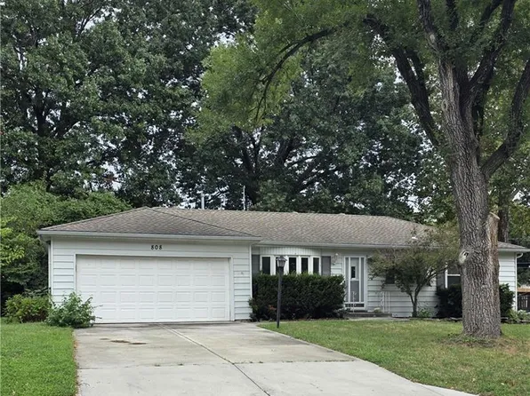 808 S Brentwood St, Olathe, KS 66061