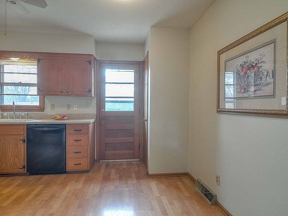 2nd image of 5411 Oliver St