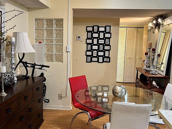 5th image of 708 SE 2nd Avenue #428