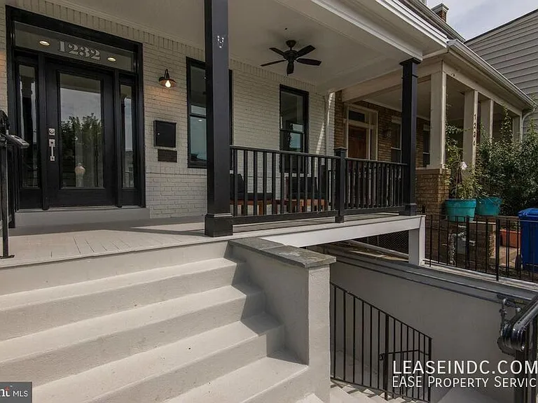 1232 I St NE #2 — Photo 2