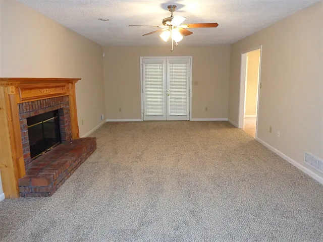 48 Cambridge Ct — Photo 5