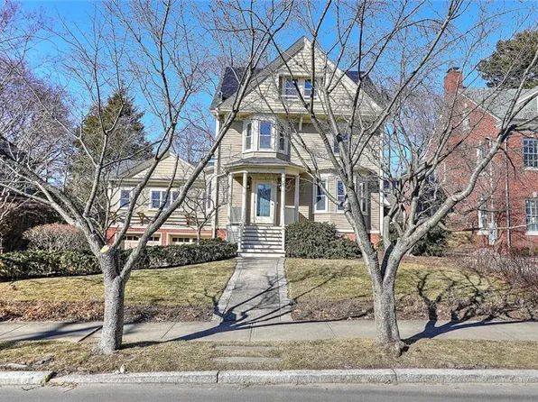 52 Alumni Ave, Providence, RI 02906