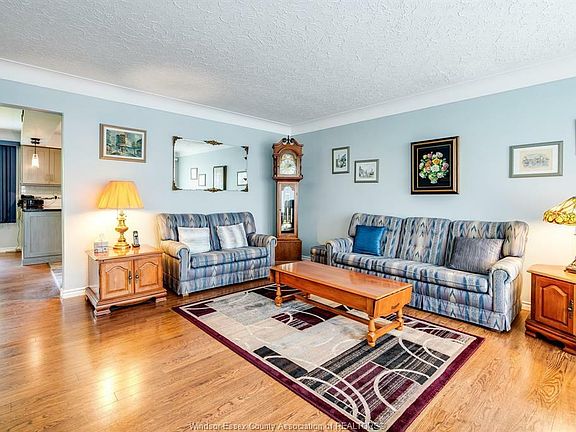 4th image of 63 Augustine Dr