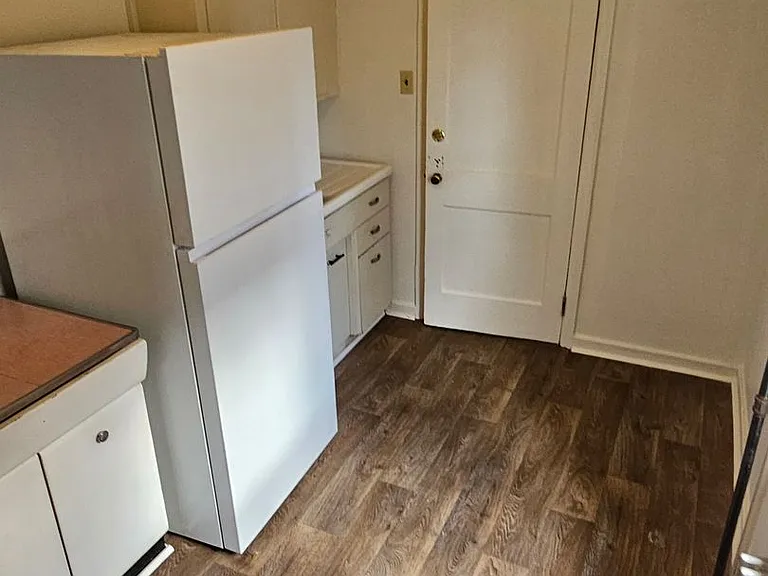 205 Jefferson Ave — Photo 2