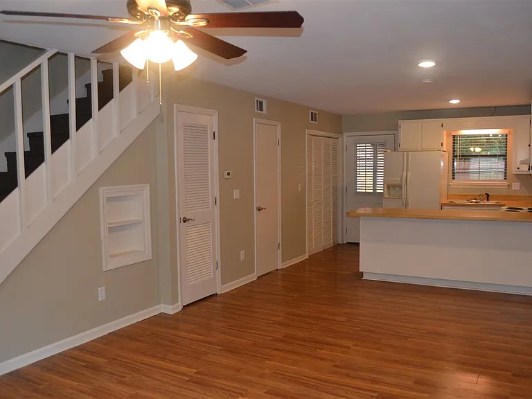 1290 High Rd — Photo 2