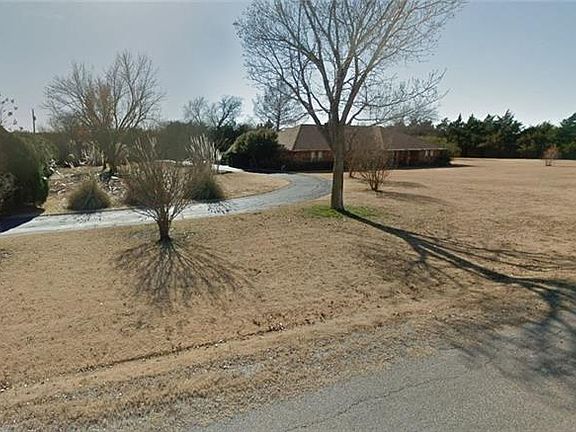 2nd image of 4424 SE 118th St