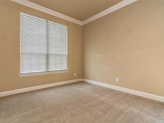 3rd image of 1656 Flowers Dr
