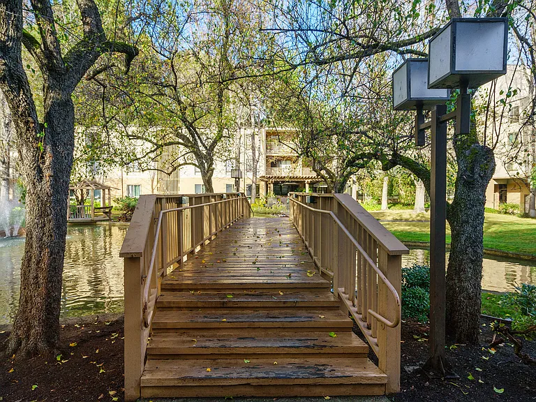 310 N Civic Dr #409 — Photo 9