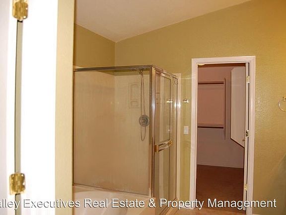 4th image of 1253 W Winchester Way