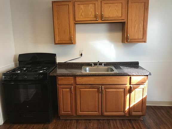 2nd image of 1375 W 59th St #1