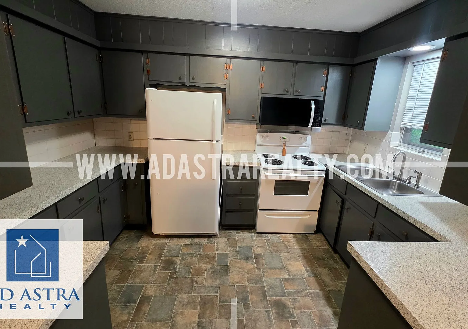 Nice and Affordable 3 Bedroom Duplex in Paola-Coming SOON — Photo 4
