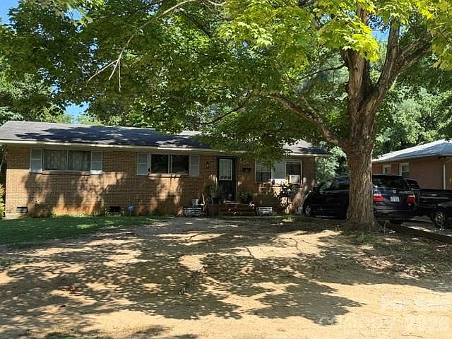 1st image of 1131 Echo Glen Rd