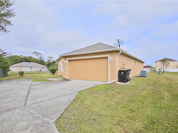 4th image of 620 Wallaby Ln
