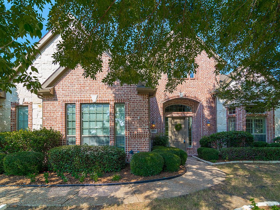1st image of 1366 Montgomery Ln