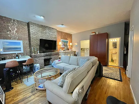 Rented by Oxford Property Group | media 3