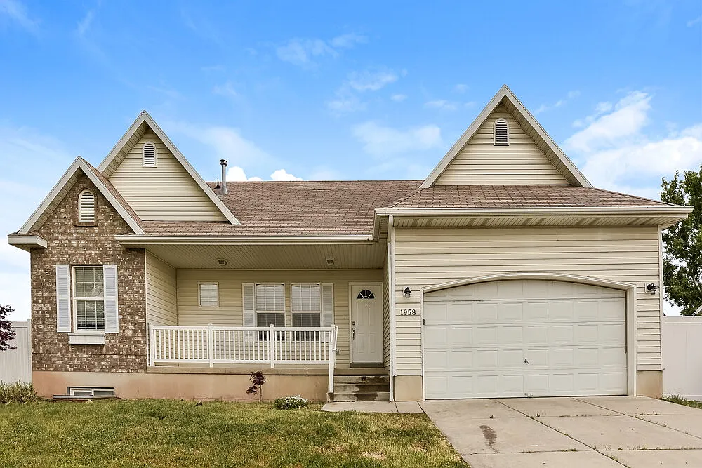 3 bed, 3.0 bath, 2438 sqft, $4,530 — Photo 1