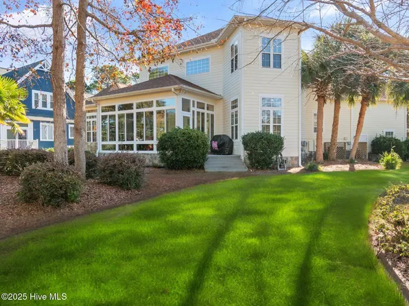 2760 Harbormaster Drive SE, Southport, NC 28461