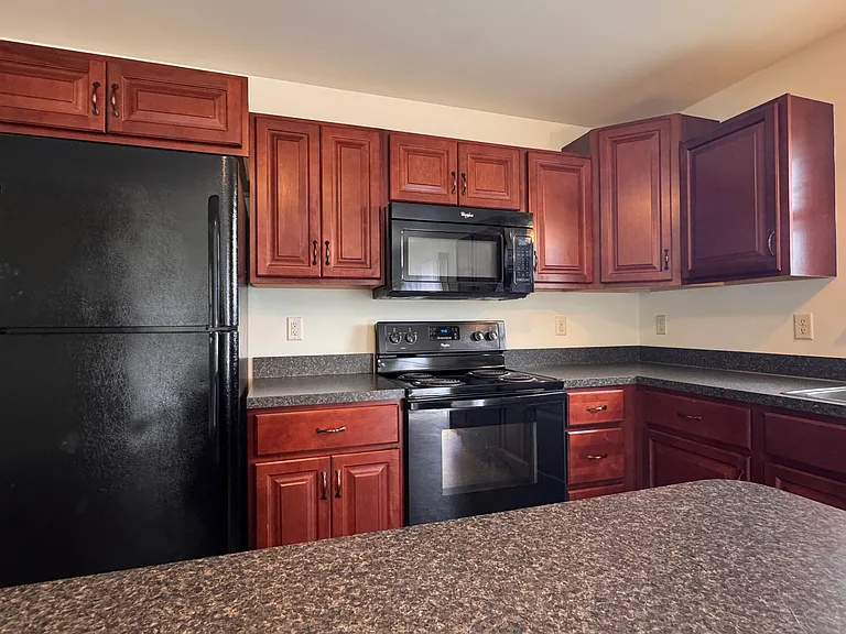 250 Limestone Dr — Photo 8