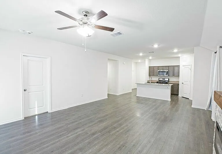 1111 Emerald Gate Dr — Photo 33