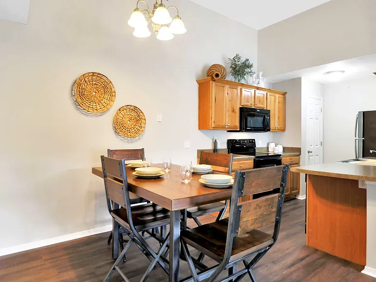 Kensington Park Apartments — Photo 8