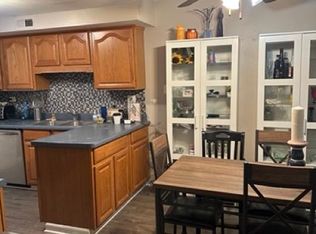 335 Walnut Cir, Bolingbrook, IL 60440