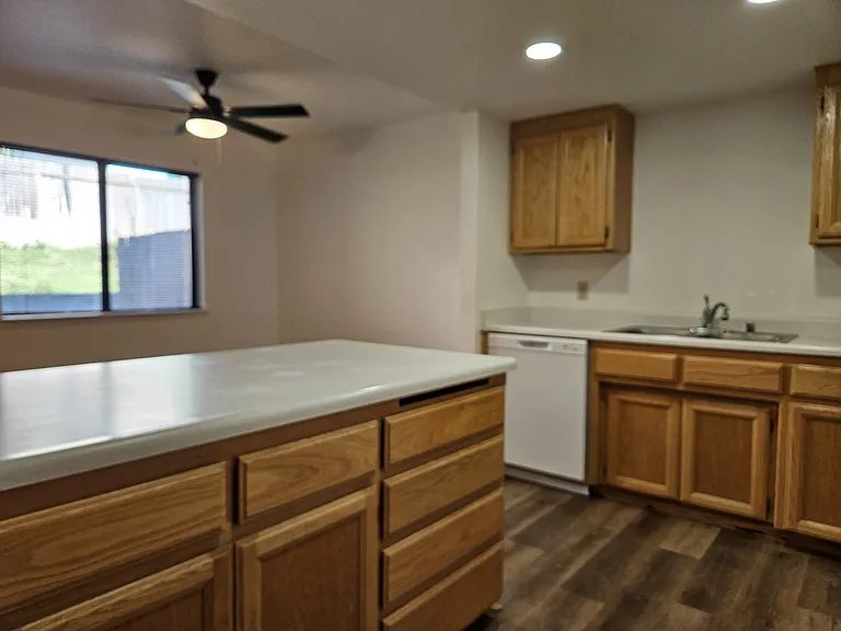 223 Bear Springs Rd #B — Photo 5