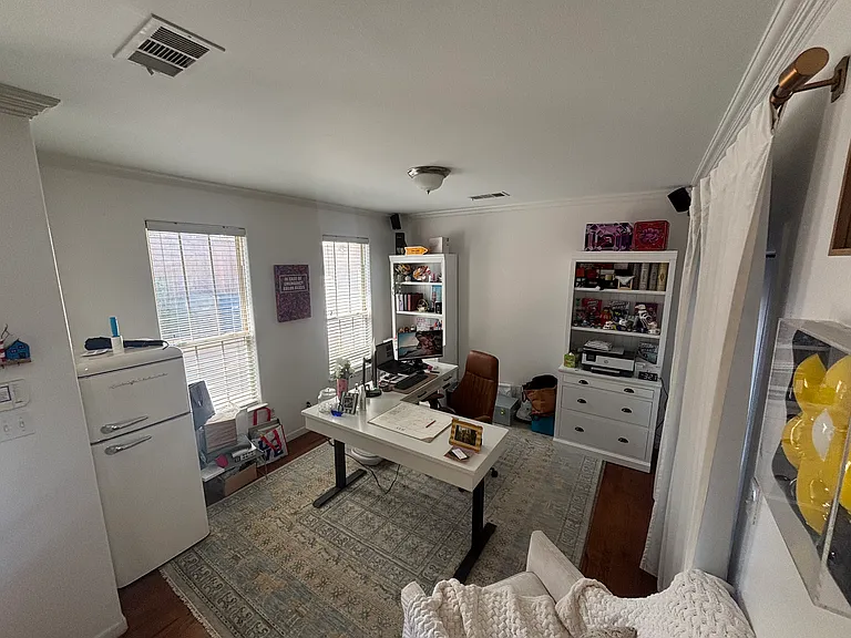 4116 N Hall St — Photo 10