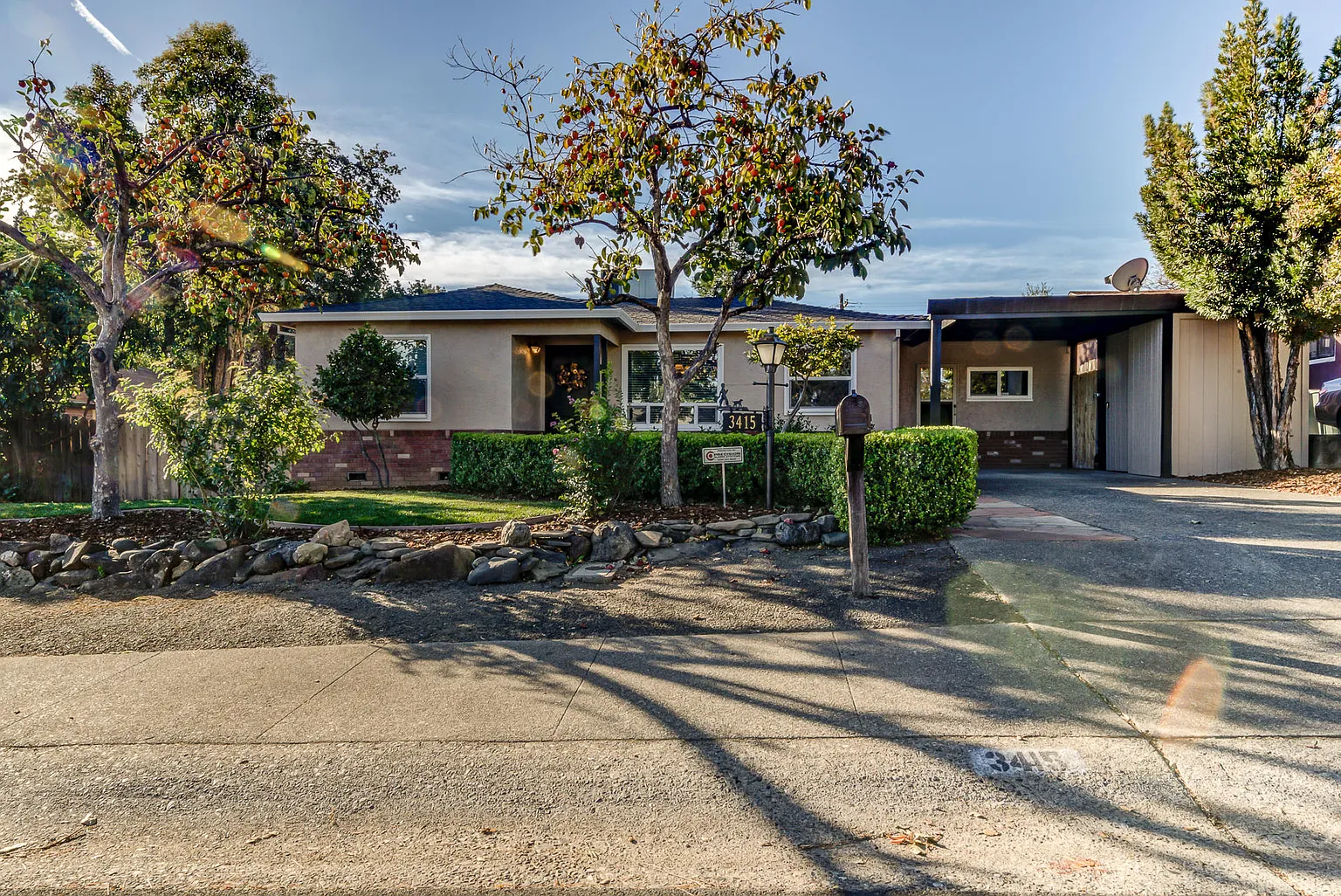 3415 Sunset Dr photo 1