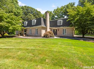 570 Riverside Dr, Cheshire, CT 06410