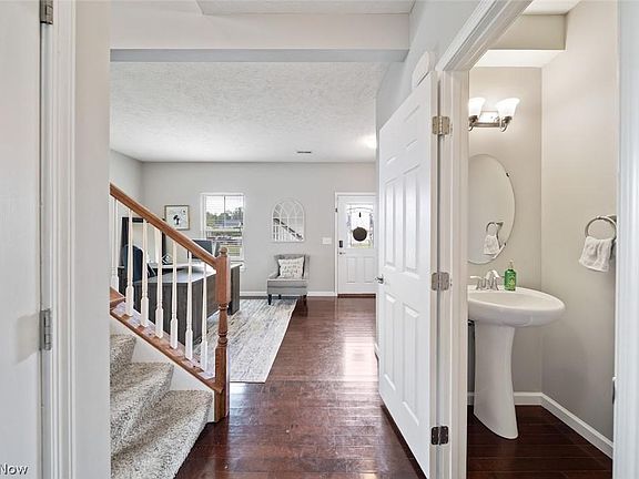 4th image of 1847 Thornwood Ln